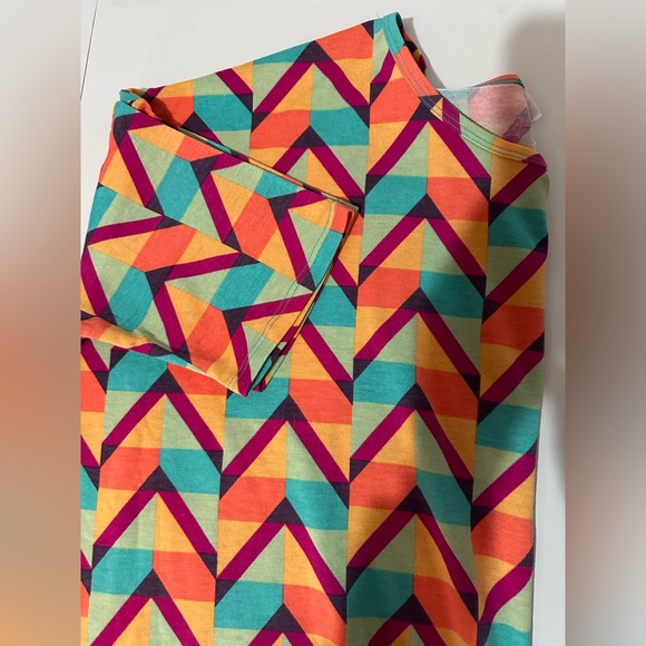 LuLaRoe Irma Shirt, Large - Picture 2 of 4